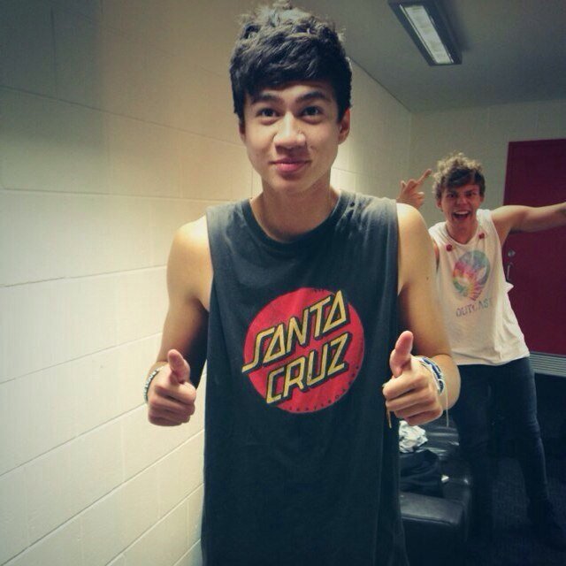 Dont give up! :) PLEASE FOLLOW ME ON @cuddIemecalum :)