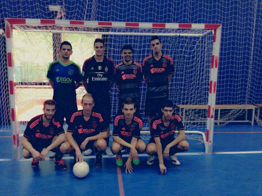 VAK410FS's profile picture. Twitter oficial del equipo de fútbol sala VAK 410. @emepunto4 @carliitosboom10 @oscarlv93 @javiersanz4 @wencesWV @_isati_ @sergio23693