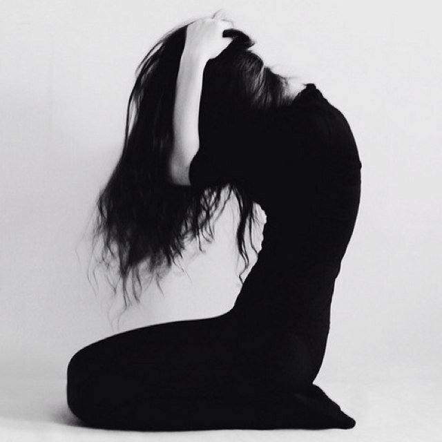 hi, i'm romee . just another depressed girl. self harm.