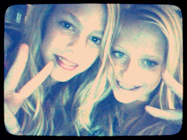 schatjess3; bibi,minke,anna, yanaika, amber, silke, berdientje..... MC1; het CCC O1B; Music, friends, familyxxx