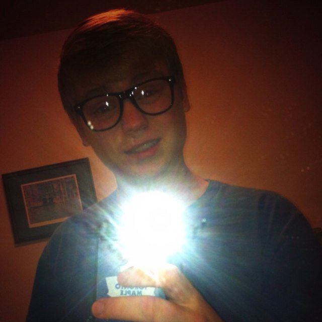 Follow me, i follow back. ROCK ON!
