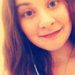 Follow me, :) Je ne suis peut-être pas la fille que tout le monde veut. Mais au moins je ne suis pas la fille que tout le monde a eu. ♥