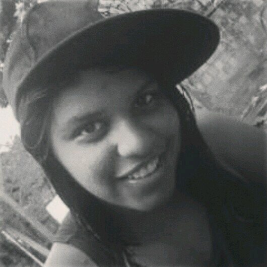 Compositora , amo música, sertaneja entaaaooo... :) Quem ama música sertaneja também vem comigo!  
Perfil Oficial
   Facebook: Anna Chrysstynna