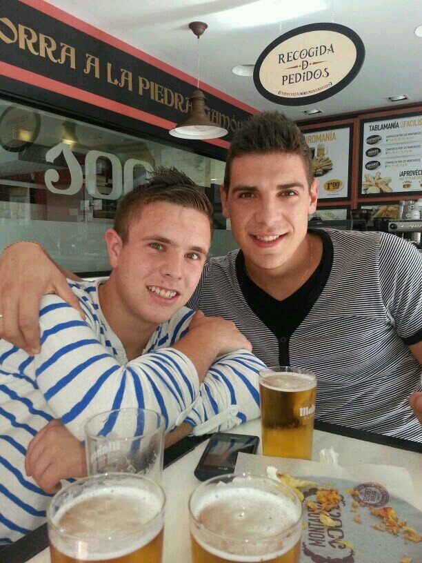 Solo pienso en vivir e intentar esquivar los problemas aunque viva con ellos ;). VVA y Granada.