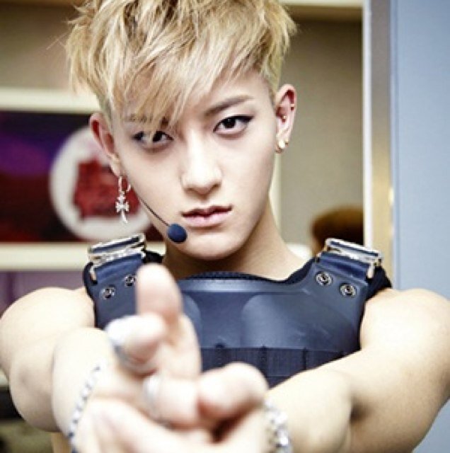 @marshies_rp • 엑소엠 막내 Huang ZiTao • 93L • Awkward and innocent •