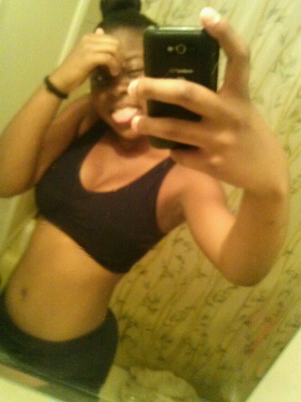 If Yhu Bout Ca$h Fuck With Me But Bout Games Not Luhh'Jihtt But Follow #_Jiggy Yo BabyDaddy.