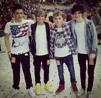 Here To support Our Idols~ @JHailey96 and @TwerkingOnJordi♢ ♢ ♢
