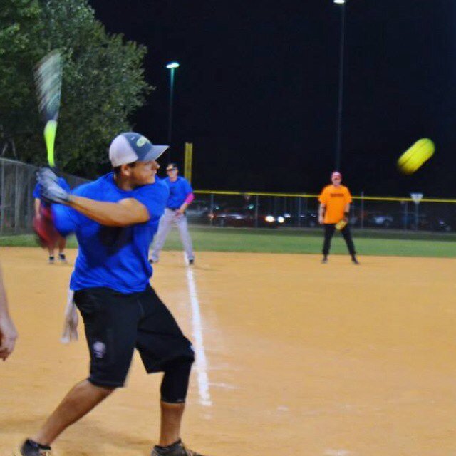 im 20 i go to wallace college love to play baseball and roll tide