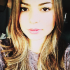@MirandaCosgrove (°U°)/
You Universe Of Miranda