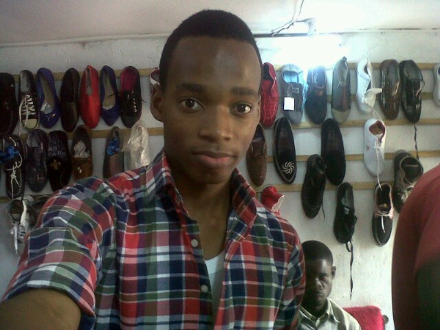 ™(ℓσяð♥ξst…)  Ȋ̝̊̅M  jst another guy.	but different from d rest uve met.