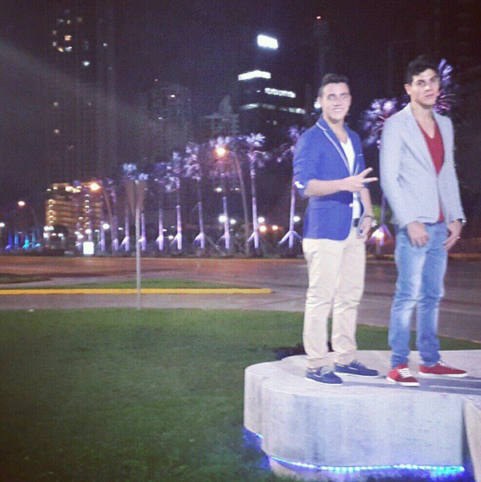 Dúo Venezolano Pasquale & Pascual Intérpretes de ElectroMerengue Latino - Tema Promocional TUS BESOS - Cuentas personales @Pasquale2do @Pascual2do