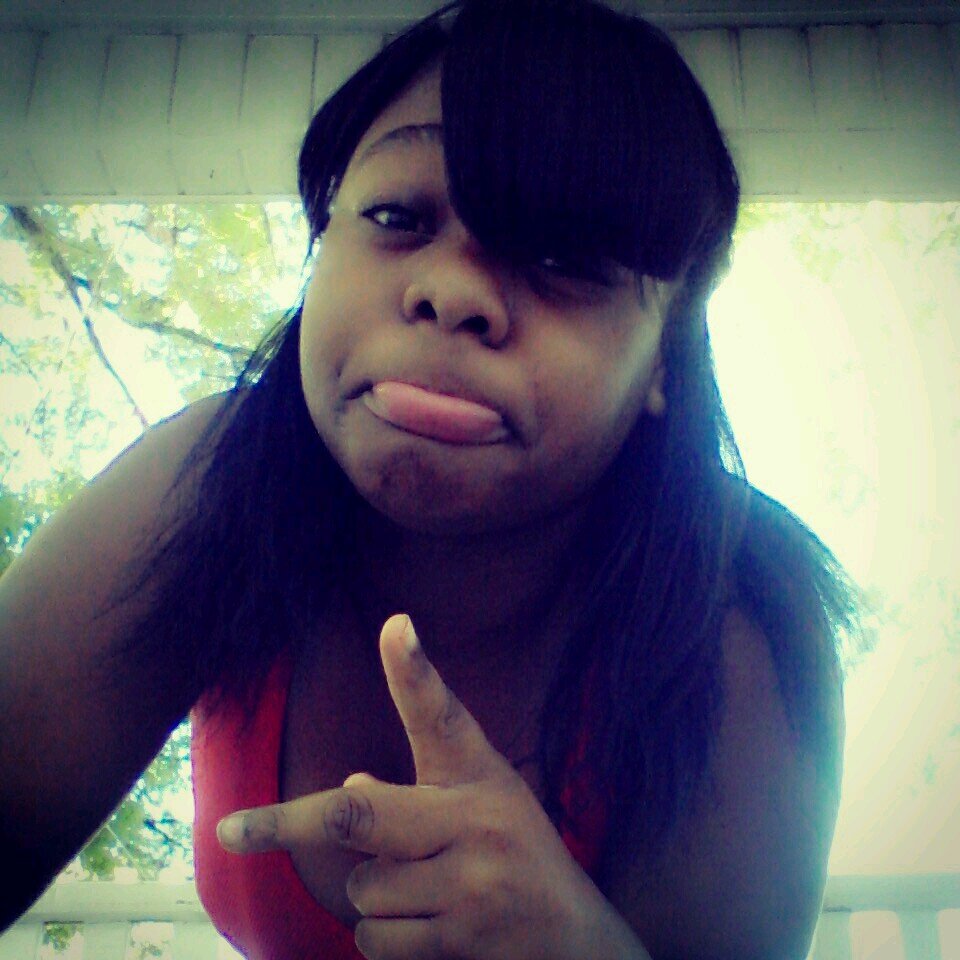Im Just That Gurl Thats Trynna Get my mom Rich :) Fuck The Fam ♡♥ On My Fbg Duck Shit ♡☜