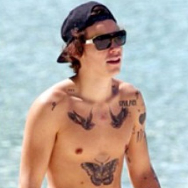 Follow @flawedstyles because she gave you a free follow & just ask for her follow back :))