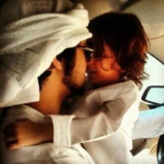 لايغرك صدق احساسهم كلهم ع اوتار الخيانه يعزفون .. ♡