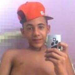 mlk zika que chega roubando a sena ,onde os recalkados tremem quando ver de frente ,,,,,,aki ñ ze povim  (^^^)#o recalke bate e volta.....