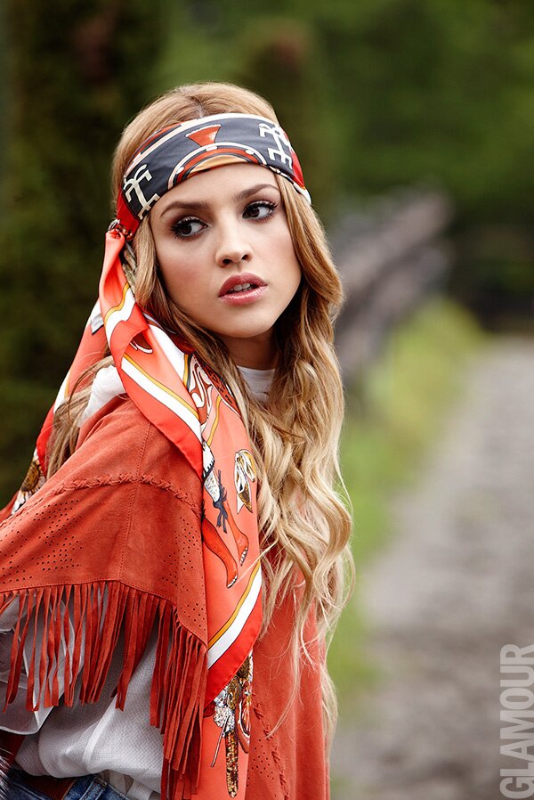 *Vuélveme el aire 
Por un instante 
Llueve en mí casi un mar 
Veo el fin en tu mirada * @eizamusica