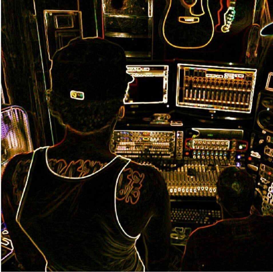 Recording Artist/Songwriter/Model. #BossesUp #HosstyleTakeover is dropping Soon. For bookings and business inquires hit me up: Hosstyledadon@gmail.com