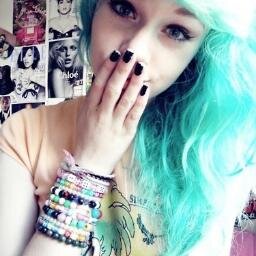 ♥ Só sigo quem brilha *-* ♥ Segue? Sigo de volta amr ♥