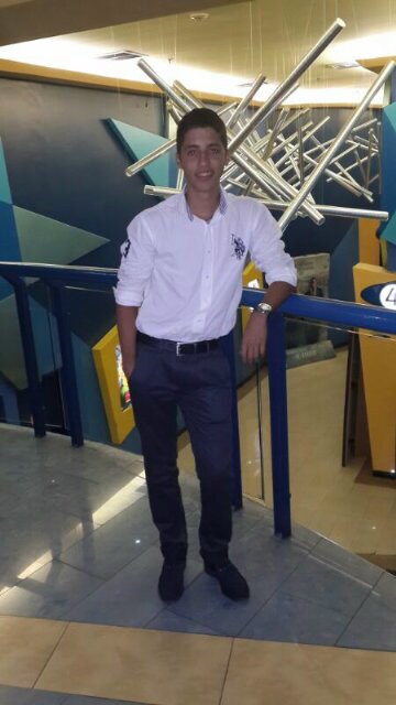 Cantante,Actor,Escritor,Agente Secreto, Boxeador,Beisbolista,Futbolista, Es Todo lo que me hubiera Gustado ser pero solo soy un Chico NORMAL Instagram; JoncarGB