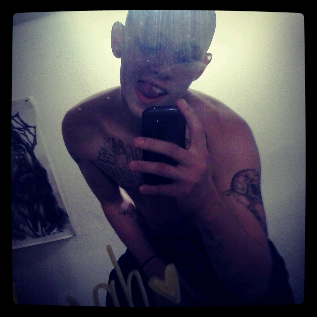 im just a yungin chasin paper if yu aint gotta hustle yu inna way
