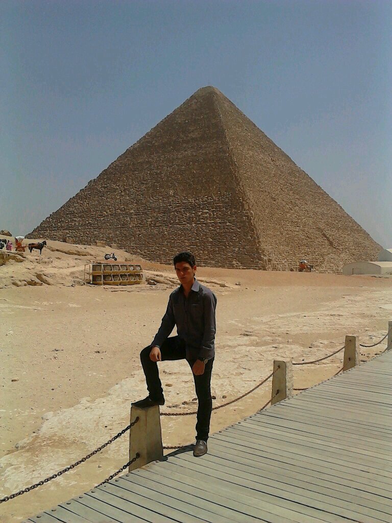 يا احلى ما فى الايام
بحبك