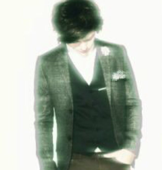 GhostHarryS's profile picture. I died in a car crash at the age of 19. I'm a ghost. People can only see me when I allow them to. I don't know why I'm still on earth and not in heaven...