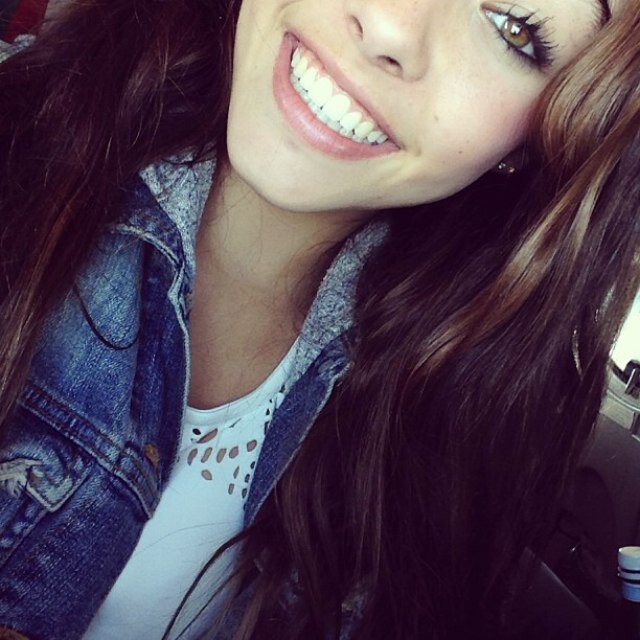 I ♡ music • I'm always smiling, talking, and laughing. La la la it's all good.