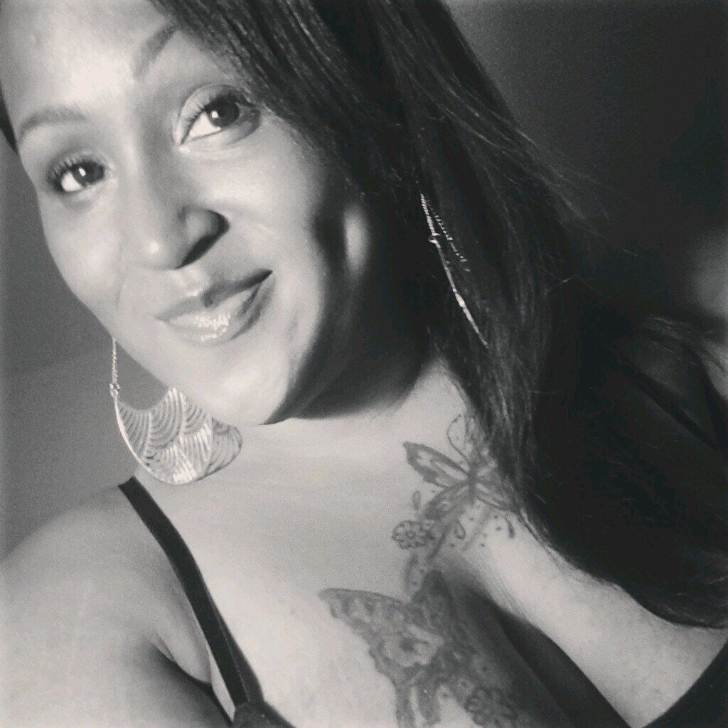 Follow me so I can sit on your face & give you a taste... Say you don't wanna -CUM??! O_o
 #ItsThaWET ;)
#TEAMBOYBOY
#MeSsGaMeAiNtGoOfEy