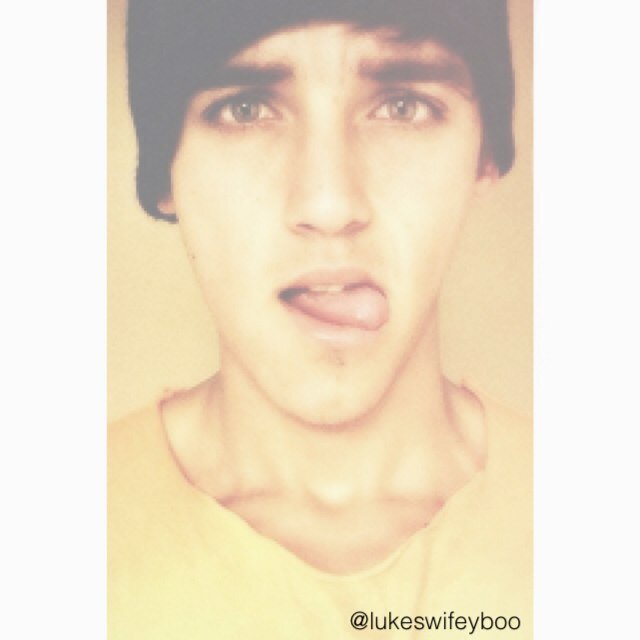 PLZ FOLLOW @childishfangirl SHE GAVE YOU A FREE FOLLOW