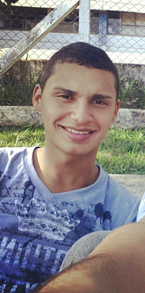 Implicante, ironico, posso ser um anjo mas tbm posso ser o capeta, so depende de vc, uma pessoa totalmente sem escrupulos! Porem totalmente sincero #FATO