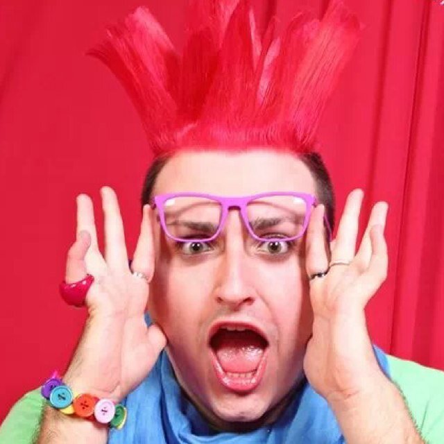 KEVIN LOPEZ GRANDE FRATELLO 12 :D  Io sono quello che realmente sono ... Tu sei quello che gli altri vogliono che tu sia :).Trovate il link del mio negozietto