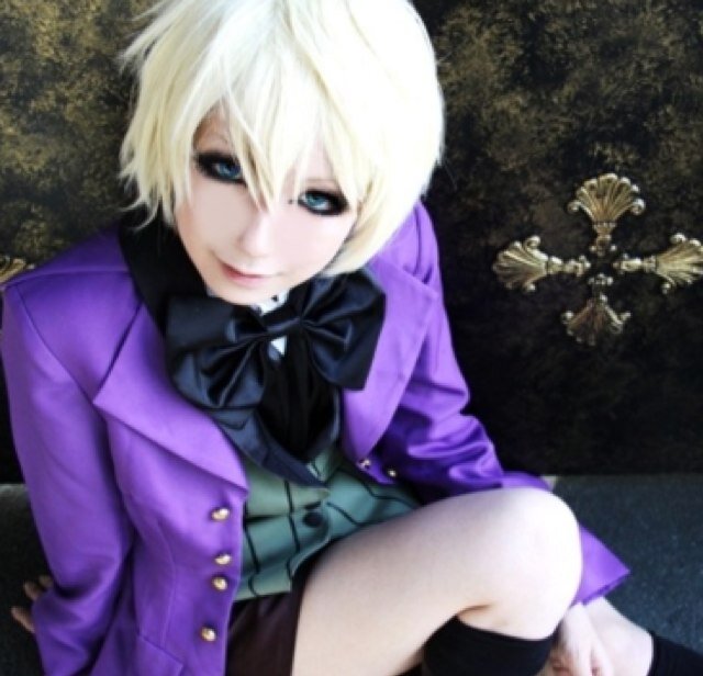 Hello well i really really want to cosplay so bad hah im a anime freak love black butler I'm random weird I3 zombies