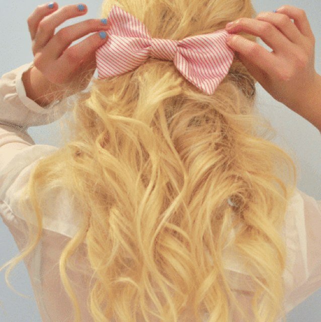 Just your typical blonde girl anon.