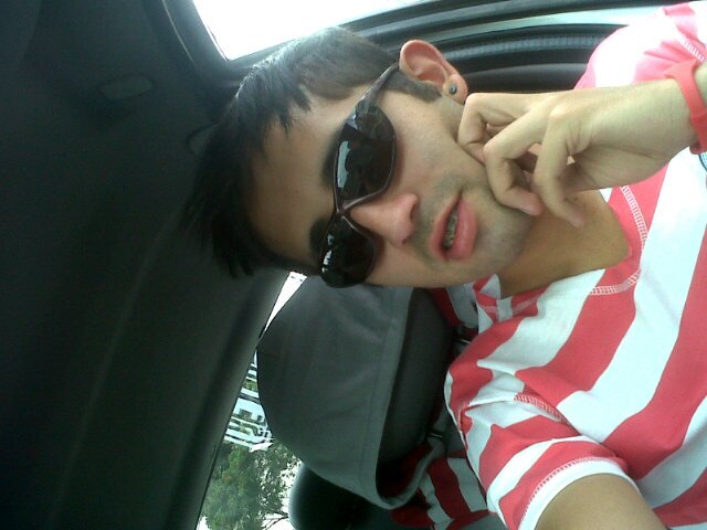 Actuando fuertemente