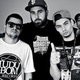 o mal não me atinge, o nada não me abala... Oficializada hein, tey tey teyyyyy hahahahah, tamo junto com a família tudubom!!