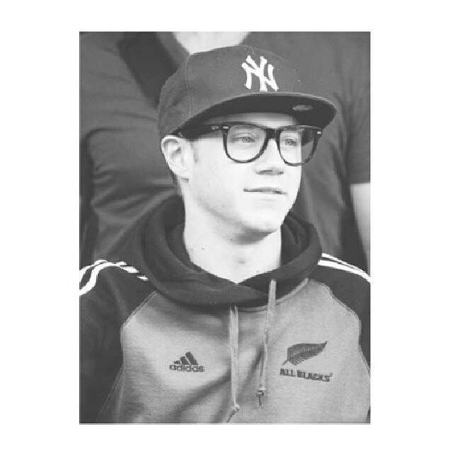 follow @icybIuezayn,ifb