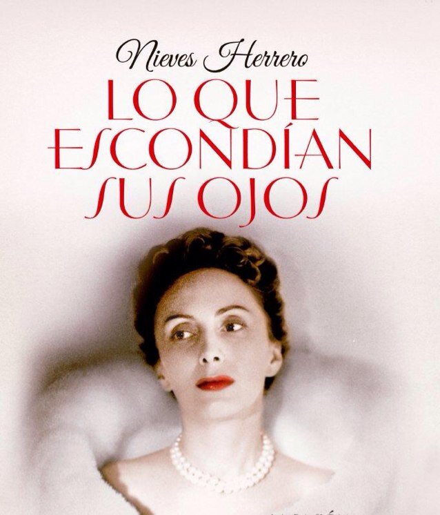 Cuenta oficial de la novela de @nievesherrero_ Lo que escondían sus ojos, encierra el secreto mejor guardado por la alta sociedad española.