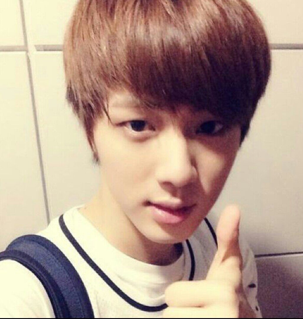 .__{BOT} JIN BTS 1992 & A.R.M.Y  ฟอลมาคุยกันสิครับ ไม่หยิ่งแน่นอน      .ยิ้ม real ( @bts_twt) DuO @KIMLHII #HIIFAM