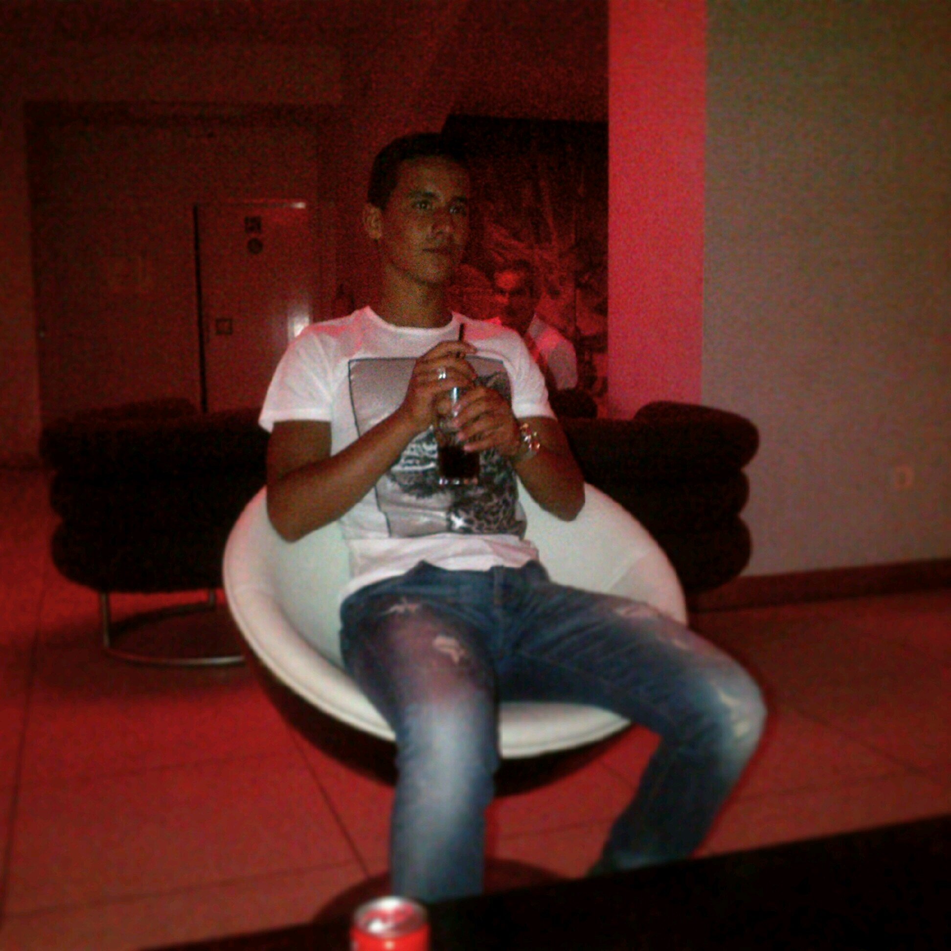 YᵒᵘOᶰˡʸLᶤᵛᵉOᶰᶜᵉ.