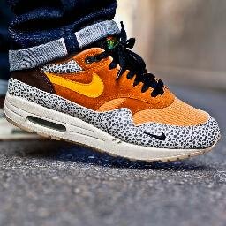 Posting perfect sneakers