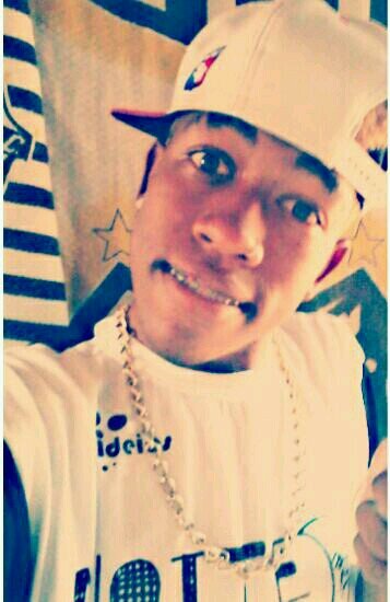 - Ousado - determinado - Alegre -  - Boleiro - F  U N K E I R O S2    -S A N T I S T A - Filho de DEUS♥ , ségue ae  ;) S2