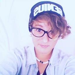 |  #Directioner ; #Gleek ; iLoveNayaRivera  | Questa generazione non crede ai politici o ai santi,crede soltanto ai cantanti! |StayStrong|
#ILove my follower!