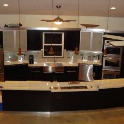 Gabinetes de Cocina y banos en Madera y PVC, Remodelaciones. Topes en Superficie Solida, puertas, molduras, fascias, Gypsum board y otros. Certificados por DACO