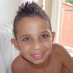 amo praia gosto de pipas e sou divertido!!!!segue eu que eu te sigo