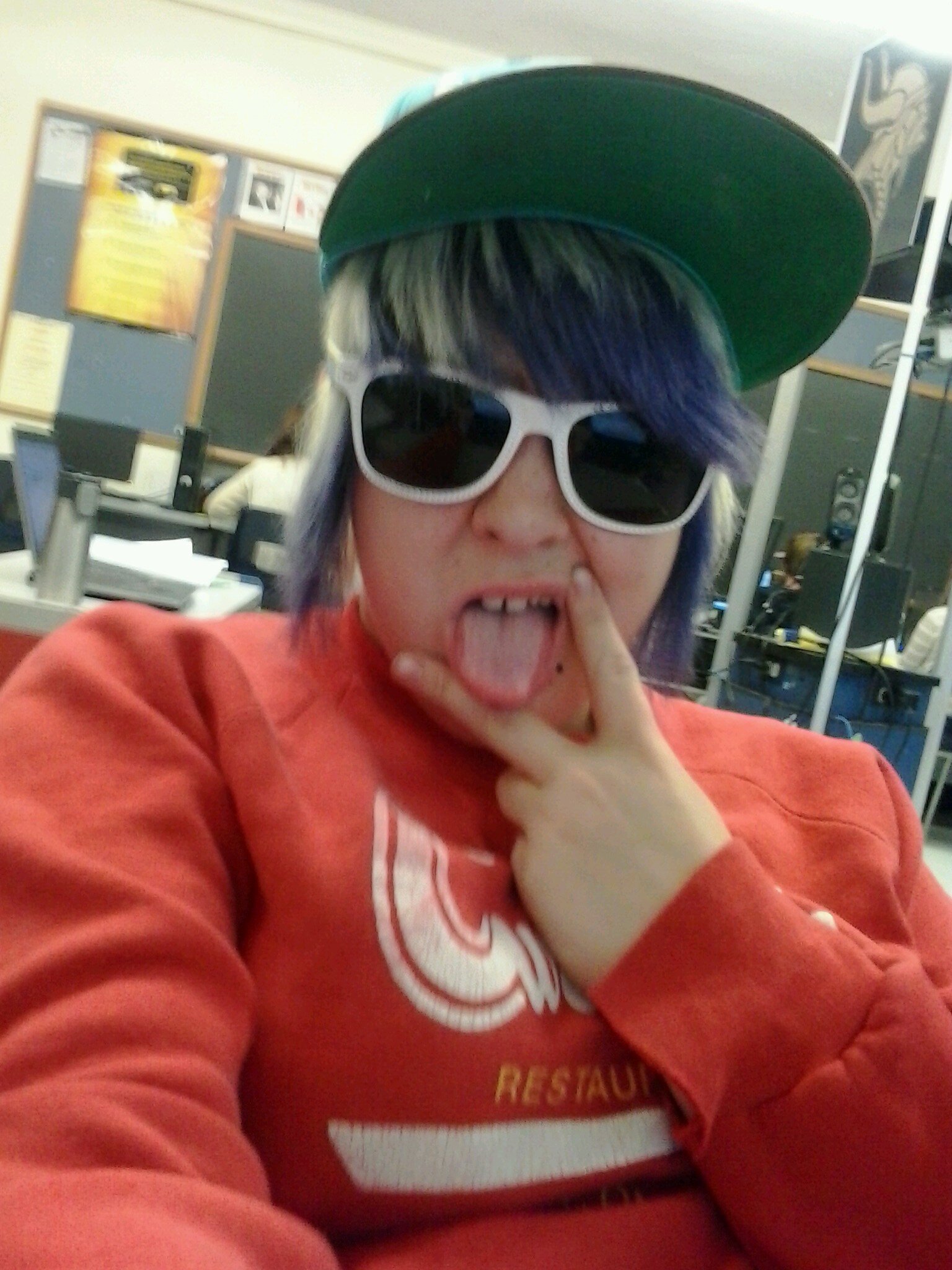 18 year old scene queen, and a major stoner! Lookin for some fun and some friends :p
