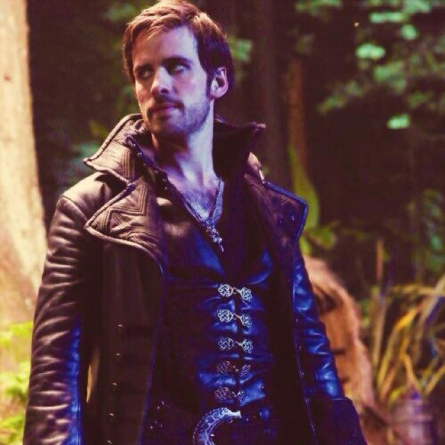 Let me introduce myself:Captain Killian Jones alias Hook.The crocodile once took my love and my hand,but he'll never take my wife @NeverlandEmma away! #OUAT #RP