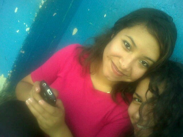 Mis emanitas son @By_chaparritahe y @alone_youlove otras como ellas jamas