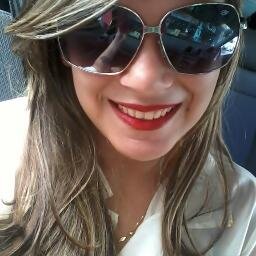 {...} O que alguns chamam de arrogánciia eu chamo de sinceriidade ;*