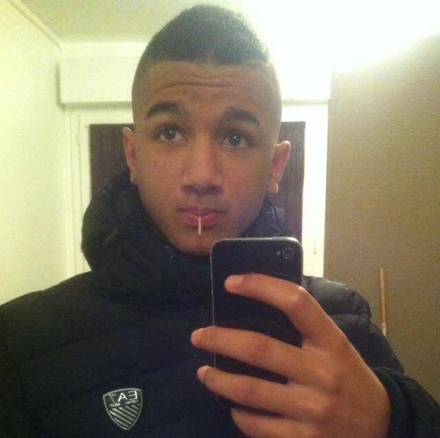 J'ai pas de Meuf ni D'amis , mwa j'ai juste une Future femme et puis une Famille ! Follow Back