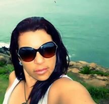 Amo Deus, minha  família,adoro ler,curtir  a família e amigos e muito fã do Bruno e Marrone.